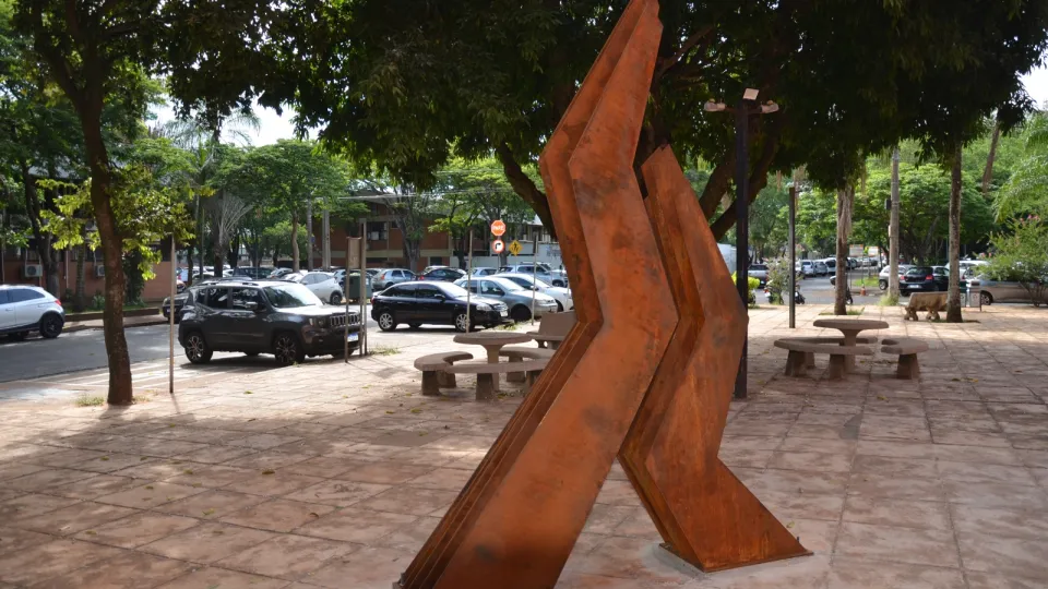 Fotografia do monumento em homenagem às vítimas do Covid 19